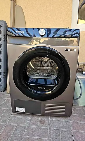 SAMSUNG 8kg Latest model Heatpump technology dryer size 60cm