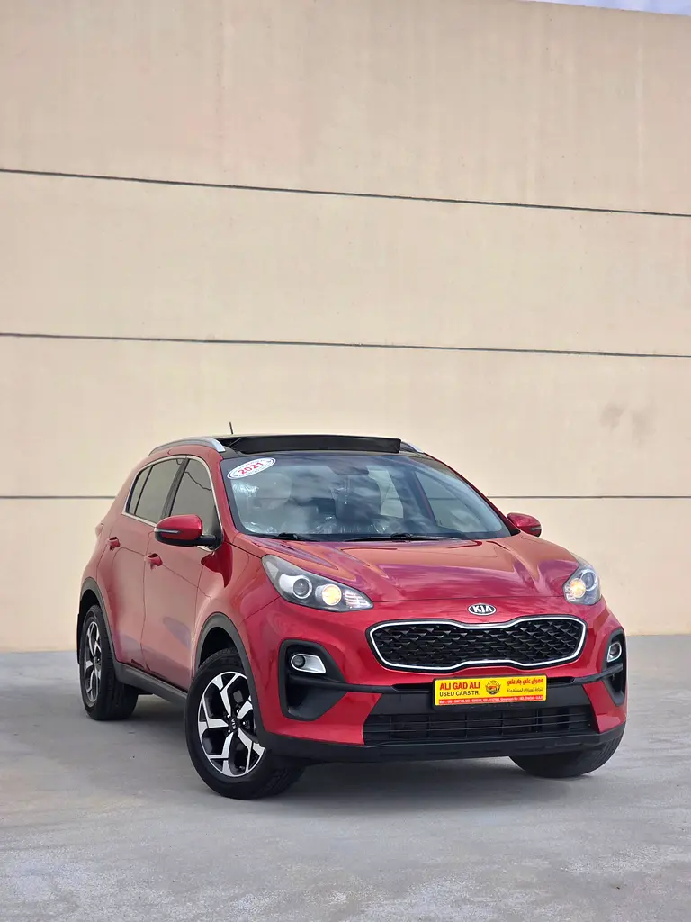 Kia Sportage 2021 — photo 1 of 20