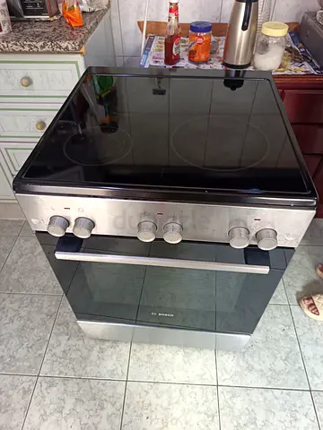 Bosch Electric Cooker with Ceramic Glass Hob – Excellent Condition