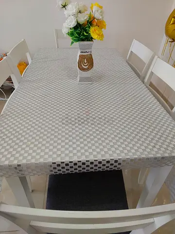 Dining Table and 6 chairs set - Homebox