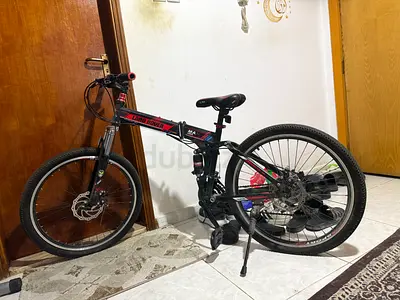 Land Rover bike Black/red in great condition