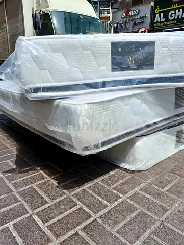 Brand New king size 180x200cm spring pillow top mattress for selling