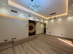 LUXURIOUSLY RENOVATED | MODIFIED TO CLOSED KITCHEN