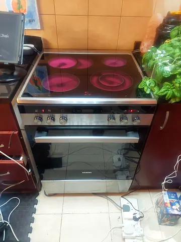 Siemens Model 4 Rings Full Electric Ceramic Cooker Range Size 60cm
