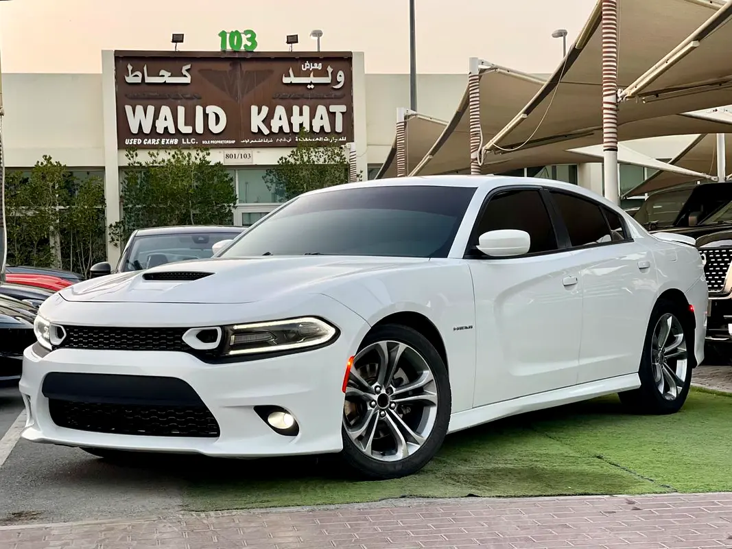 Dodge Charger 2021 — photo 1 of 14