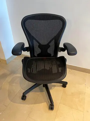 Herman Miller Ergonomic Chair Aeron Classic fully loaded like new