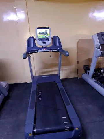 Precor Treadmill TRM 885