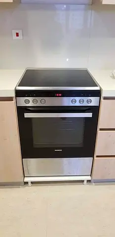 Siemens iq700 electric cooker range 4 eyes 60cm Exellent Condition