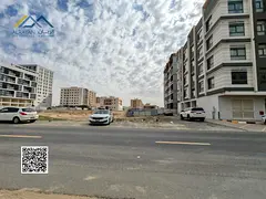 Prime location, opposite services