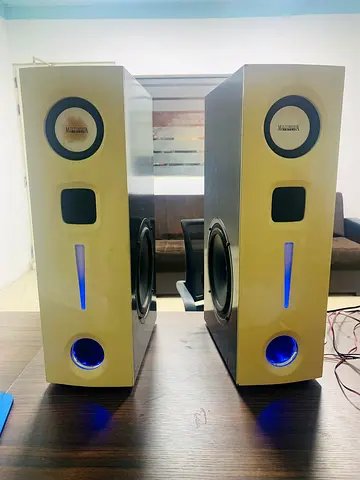High-Quality Speakers with Deep Bass