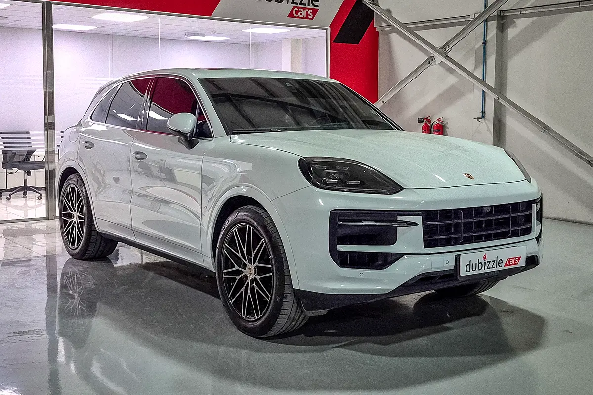 Porsche Cayenne 2024 — photo 1 of 15