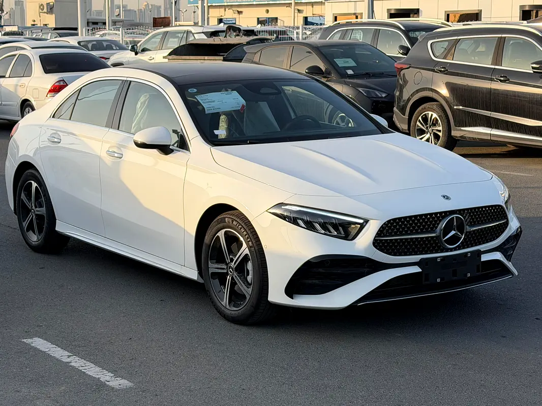 Mercedes-Benz A-Class 2025 — photo 1 of 12