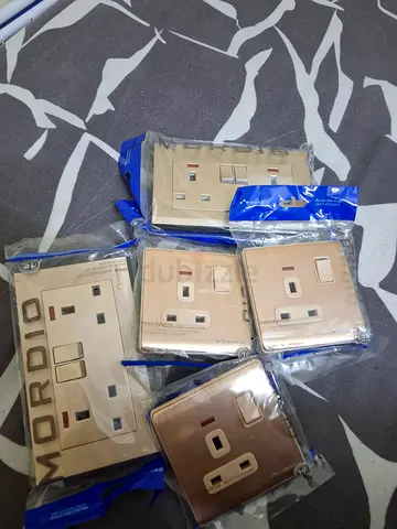 High-Quality Power Socket Switch 13 A 2 piece double socket 3 piece single