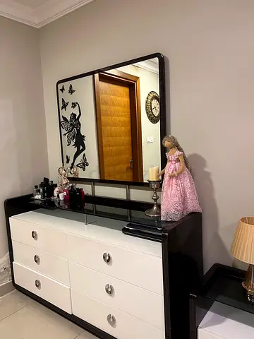 Set bed for sell with high quality and almost brand new