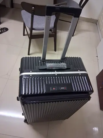 Stylish Grey Roller Luggage for Sale