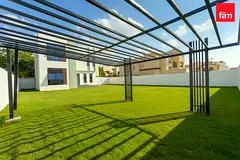 Modern Villa With Nearby Schools &amp; Amenities