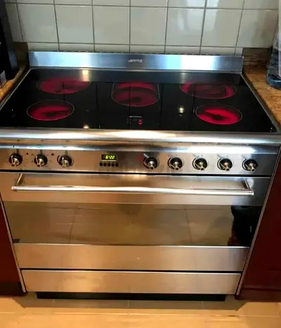 Smeg Italian Digital electric ceramic cooking range 90cm