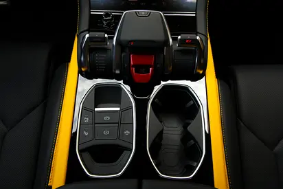 صورة مصغرة 18 لـ 2025 Lamborghini URUS