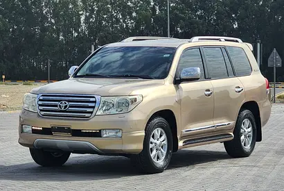 TOYOTA LAND CRUISER GXR V6 MODEL 2011 VERY GOOD CONDITION