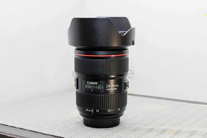 Canon EF 24-70 f/2.8 Mark II Sale for 3000 aed