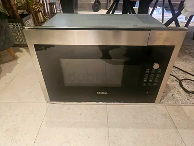 Built in Siemens microwave Slightly used in excellent conditions like new  Dhs 1000