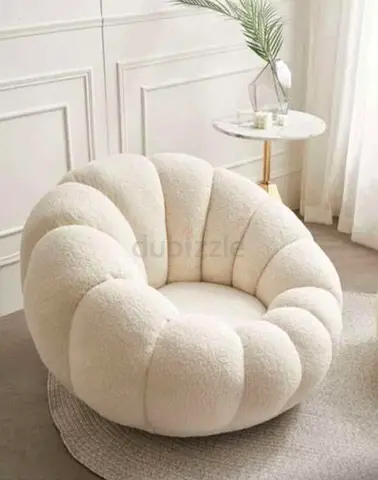 Cozy Cream Accent Chair - Perfect for Any Room