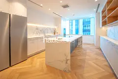 Vacant | Half Floor | Upgraded