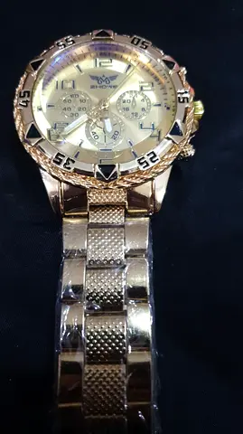 Stylish Gold Chronograph Watch
