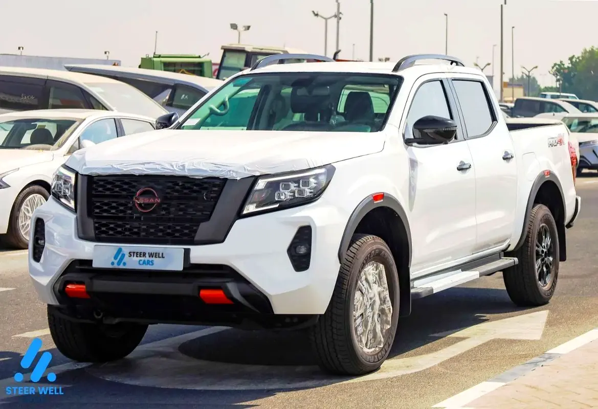 Nissan Navara 2026 — photo 1 of 16
