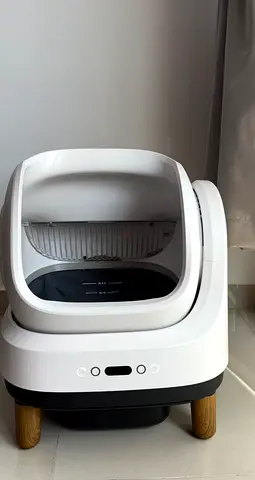 Self-Cleaning Cat Litter Box