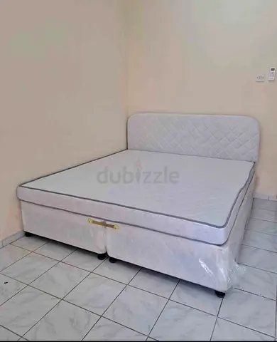 Comfortable Queen Size Bed with spring mattres SSize180/200