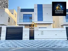 Villa for sale at an excellent and negotiable price. It features a large yard, freehold ownership fo