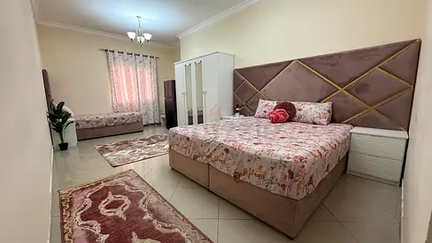 غرفة ماستر كبيرة وفاخرة بشقة جديدة للبنات فقط بشارع التعاون | Large and luxurious master room