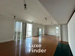 Vacant I Optional Layout I Premium Office Studio