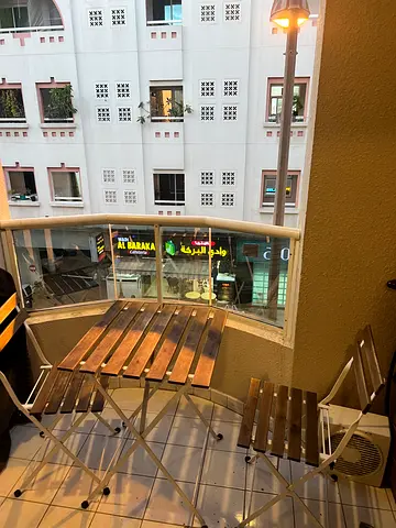 Executive bed space available in out metha lamcy plaza