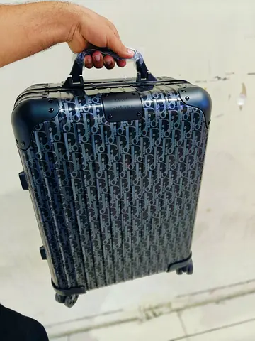 Suitcase aluminum