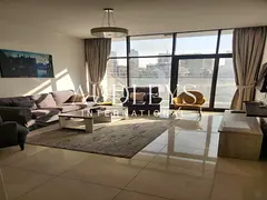 FULLY FURNISHED BOUTIQUE APARTMENT NATURAL LIGHT