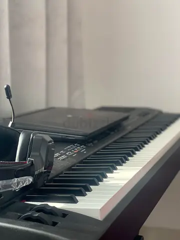 Yamaha cp300 Professional stage piano with heavy case and all equipment and piano LED Visualizer