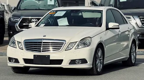2011 Mercedes-BENZ E-CLASS — миниатюра 2