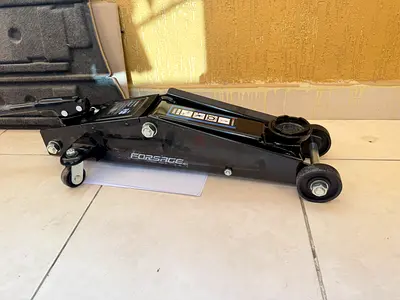 High-Quality Floor Jack for Vehicle Maintenance