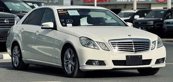 2011 Mercedes-BENZ E-CLASS — миниатюра 4
