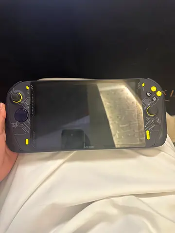 Aokzoe Handheld Gaming Console - Compact and Fun!