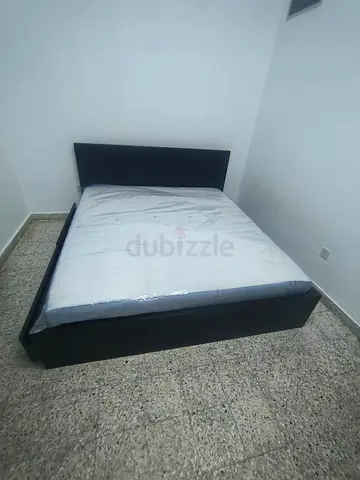 Malam king size bed 180/200cm bed with 2 storage drawers underneath and Ikea mattress