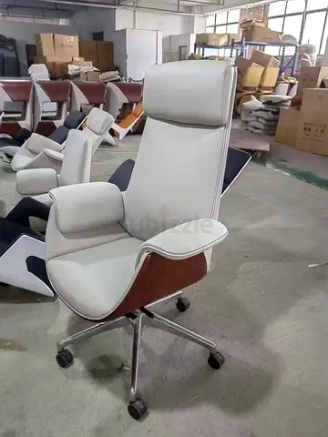 Executive highback leather chair heavy-duty