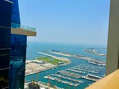 HOME IN A PRIME LOCATION WITH STUNNING VIEWS OF SEA