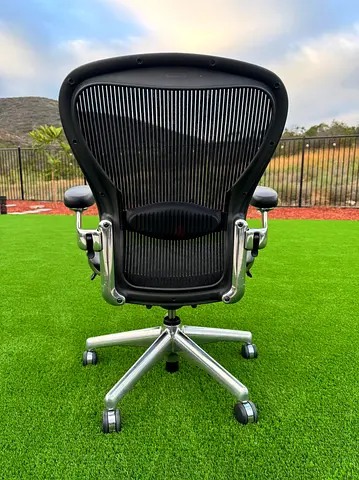 Herman miller aeron classic chair size b