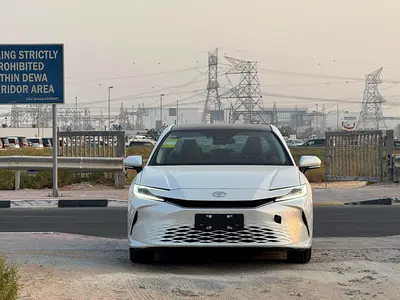 TOYOTA CAMRY 2.0 HYBRID LUXURY