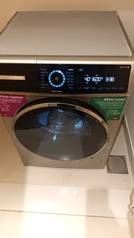 This is a Bosch Series 8 front-load washing machine.  4D Wash System: Highly efficient water