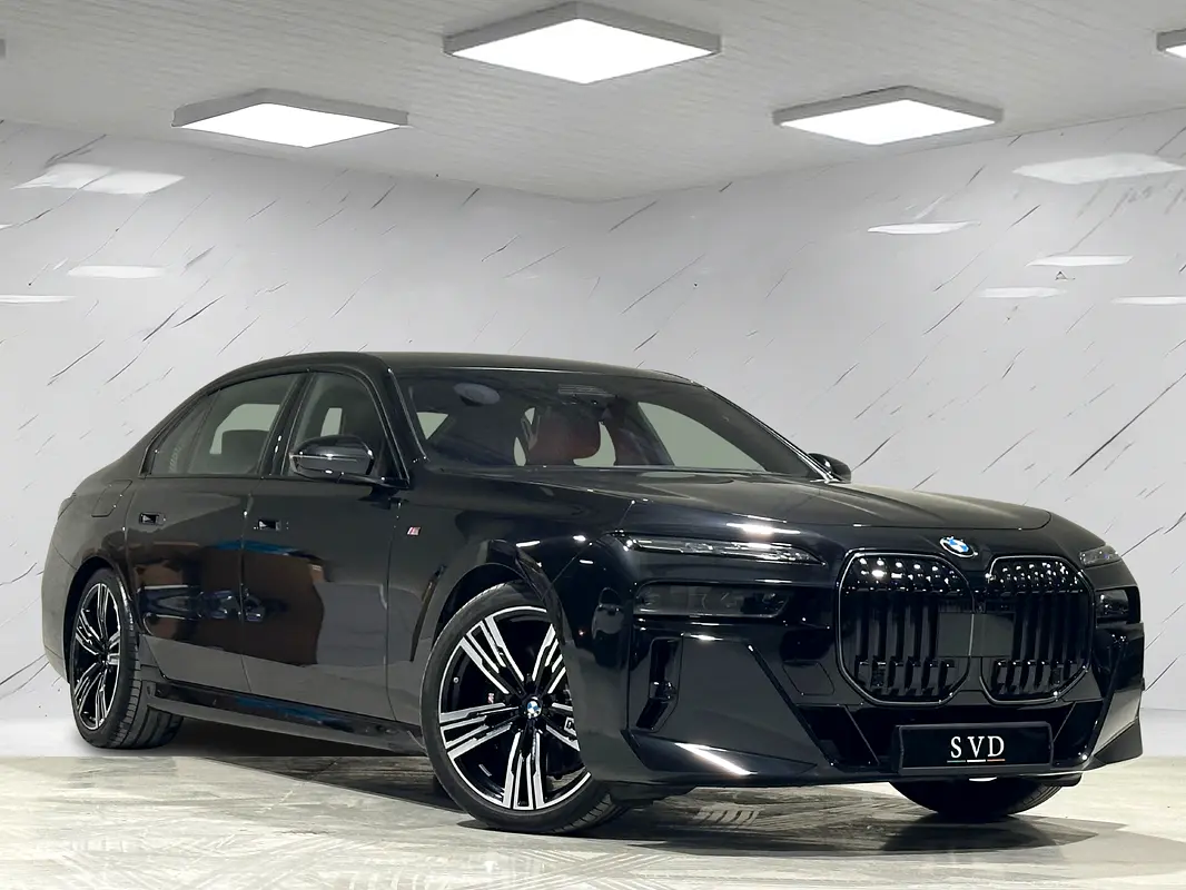 BMW 7-Series 2026 — photo 1 of 13