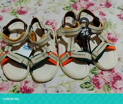 Max sandal